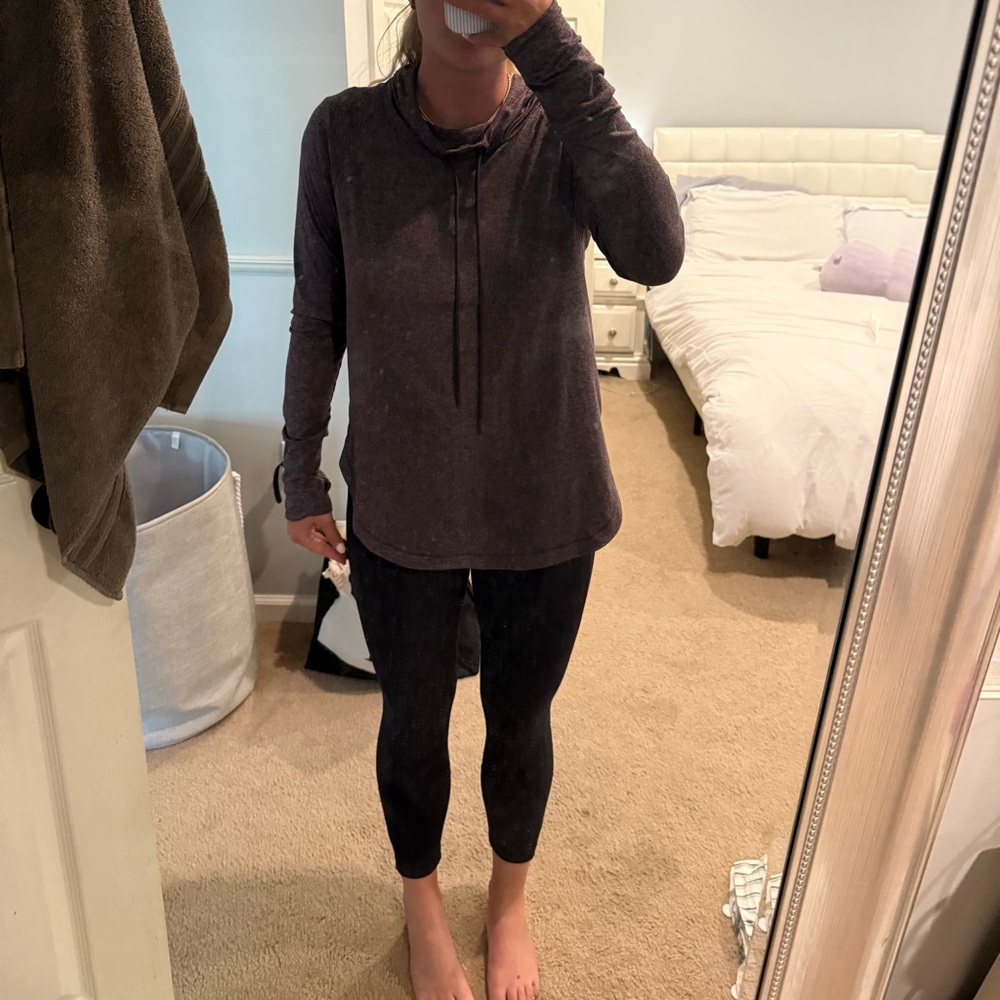 Black Lululemon leggings size 4